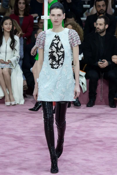 Look 13